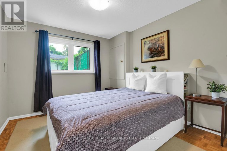 28184849/44-oberon-street/westcliffe-estates/ottawa/ontario/K2H7X8_24