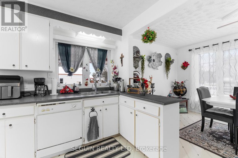 29159848/516-front-road/lorignal/champlain/ontario/K6A2T4_11