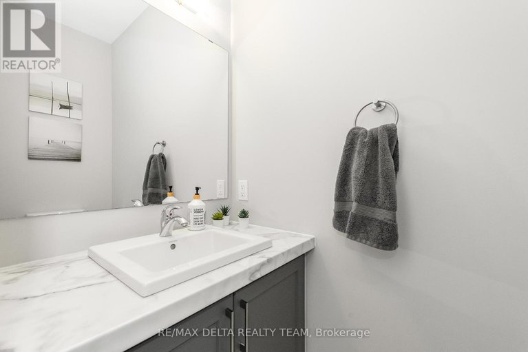 28960948/688-geneva-crescent/embrun/russell/ontario/K0A1W0_7
