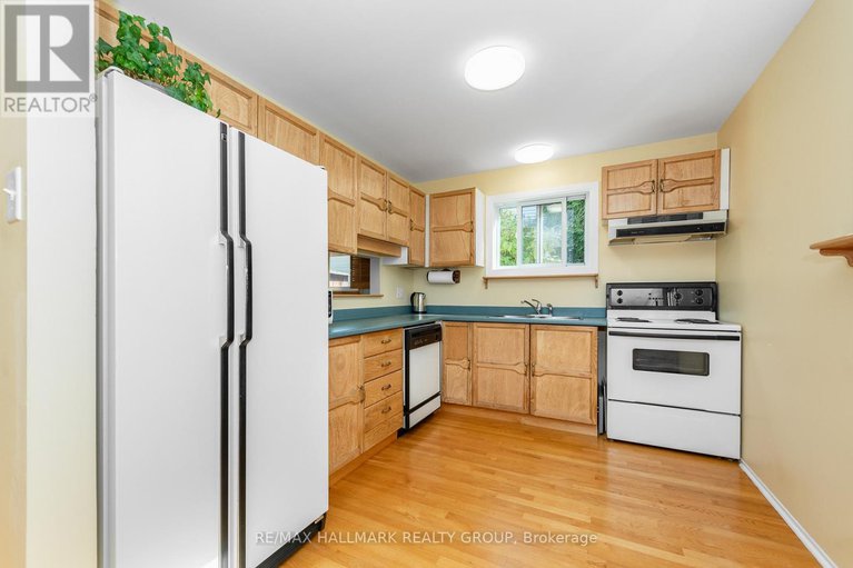 28847382/1414-eastcliffe-way/pineview/ottawa/ontario/K1B5H6_17