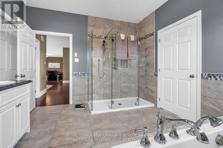 28450565/6685-yacht-boulevard/south-glengarry-charlottenburgh-twp/south-glengarry/ontario/K6H7N6_22
