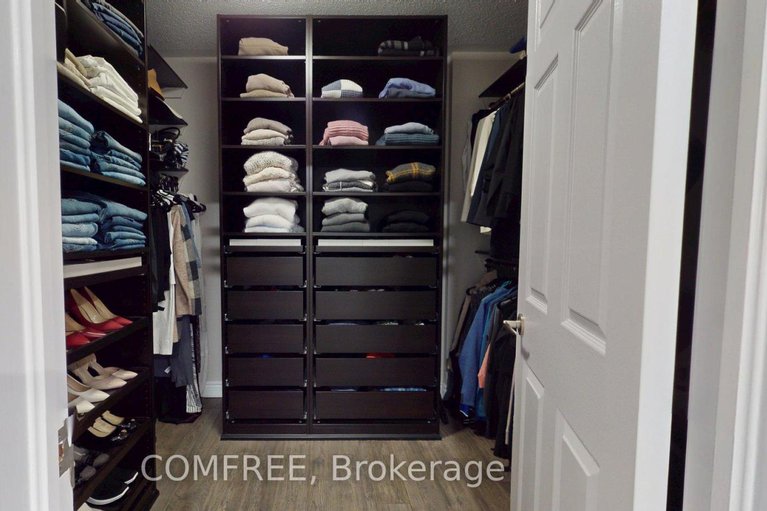 29132949/70-wilderness-way/stittsville-north/ottawa/ontario/K2S2E3_17