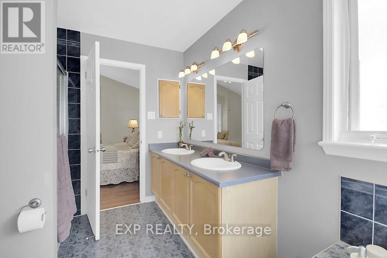 28867482/48-deighton-crescent/barrhaven-east/ottawa/ontario/K2G6H6_30