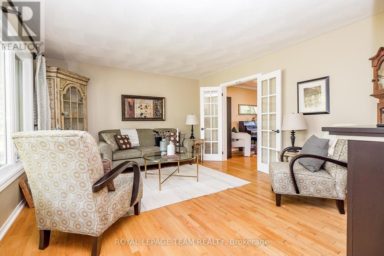 28910635/5239-mclean-crescent/manotick-long-island-nicholls-island/ottawa/ontario/K4M1G1_11