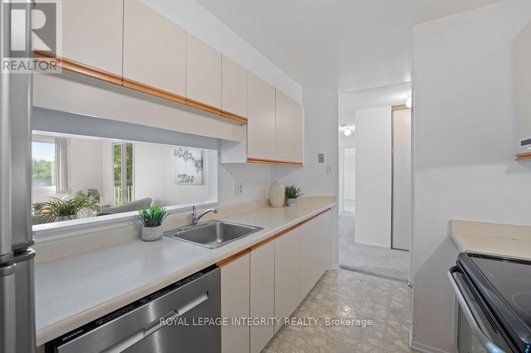 28876119/206-212-viewmount-drive/borden-farmstewart-farmcarleton-heightsparkwood-hills/ottawa/ontario/K2E7X2_18