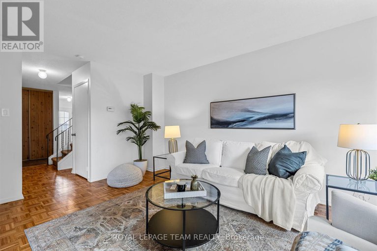 28930339/2163-orient-park-drive/blackburn-hamlet-south/ottawa/ontario/K1B4W1_9