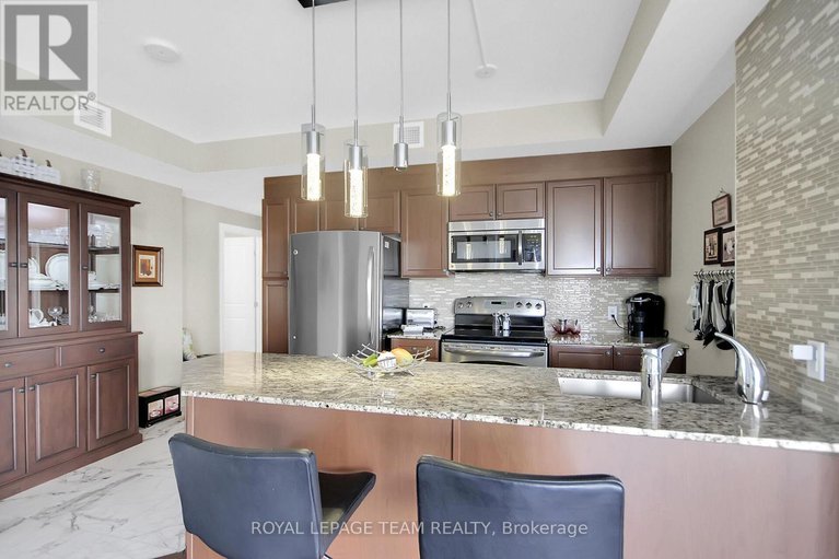 28584984/1104-90-landry-street-w/vanier/ottawa/ontario/K1L0A9_10