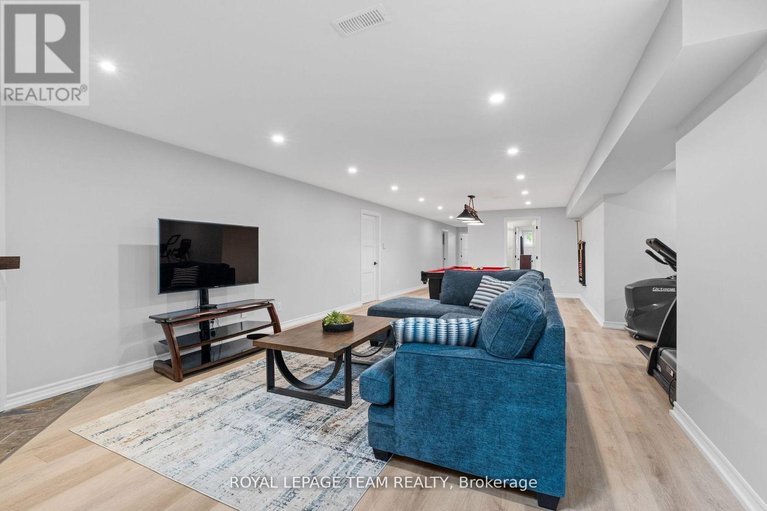 29570425/6903-twin-lakes-avenue/greely/ottawa/ontario/K4P1P1_30