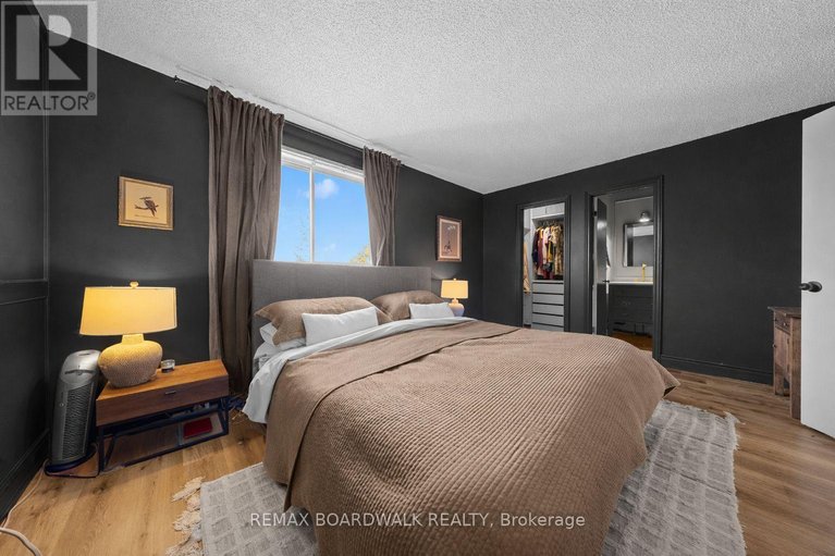 29576732/567-latour-crescent/fallingbrookgardenway-south/ottawa/ontario/K4A1P3_22