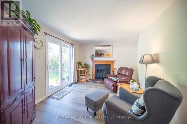 29207724/198-hoylake-crescent/bilberry-creekqueenswood-heights/ottawa/ontario/K1E2M8_20