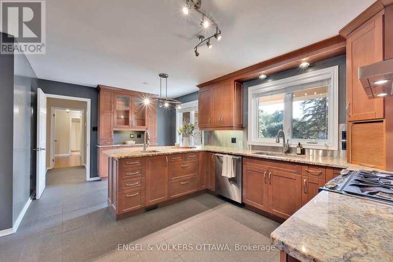 28887714/5233-mclean-crescent/manotick-long-island-nicholls-island/ottawa/ontario/K4M1G1_5