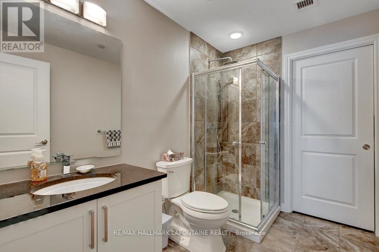 29676805/114-120-prestige-circle/chatelaine-village/ottawa/ontario/K4A1B4_30