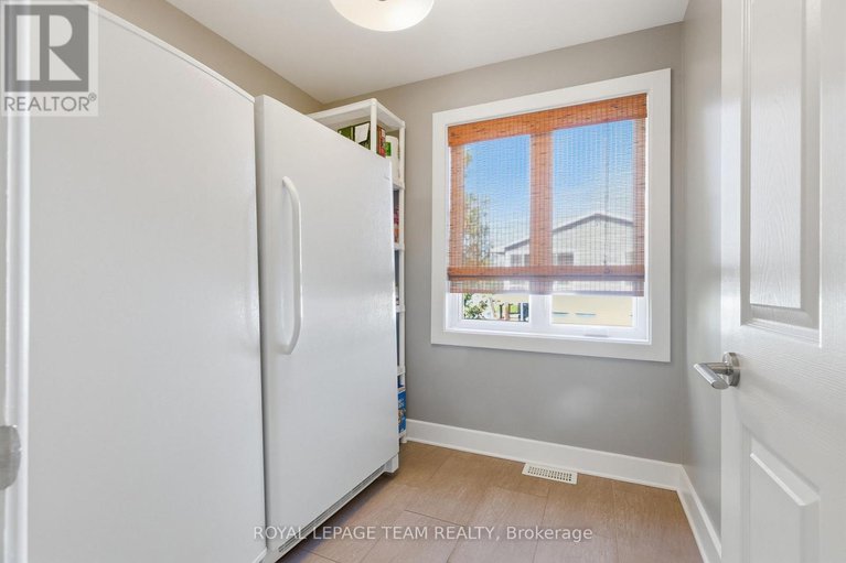 28987848/1142-river-road/manotick-east-to-manotick-station/ottawa/ontario/K4M1B4_28