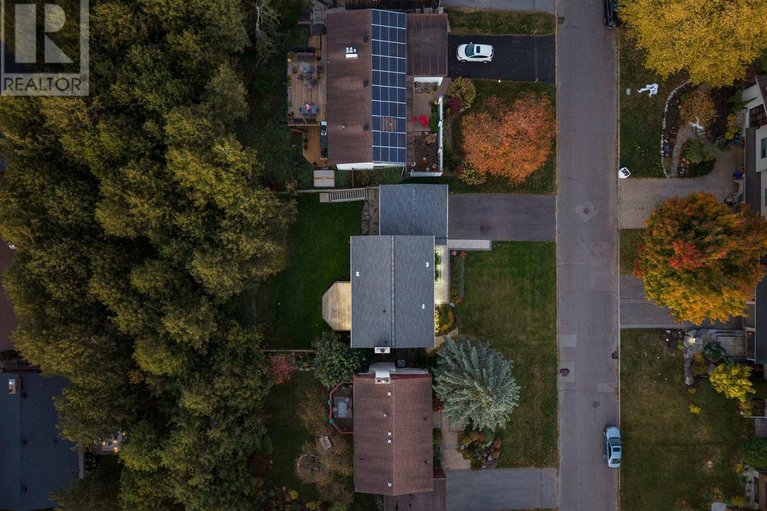 29579532/33-commanche-drive/city-viewskylinefisher-heightsparkwood-hills/ottawa/ontario/K2E6E8_42