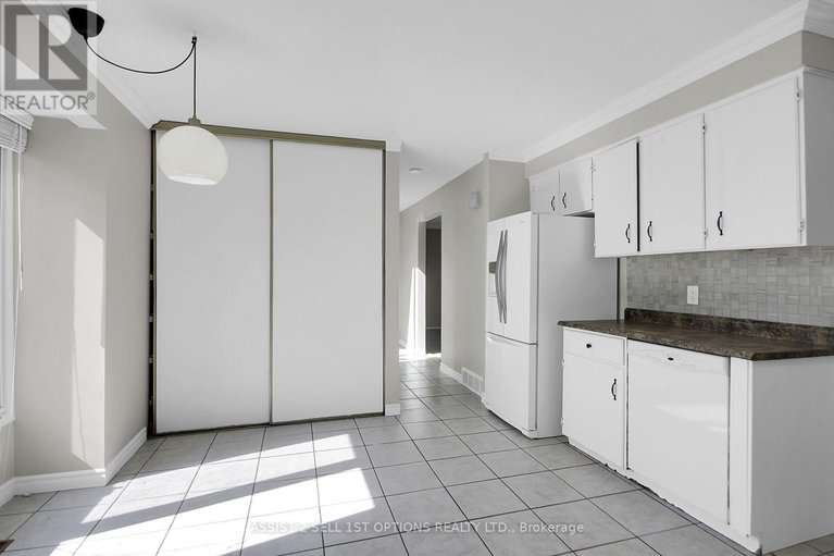 29626461/11-elvaston-avenue/craig-henrywoodvale/ottawa/ontario/K2G3T2_6