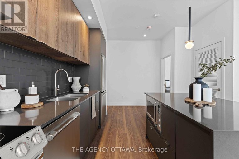 29249191/206-3071-riverside-drive/mooneys-bayriverside-park/ottawa/ontario/K1V9R2_6