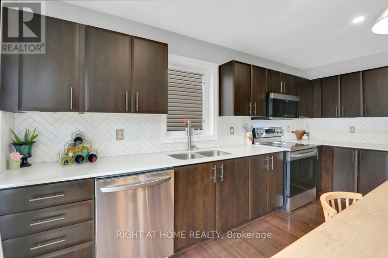 28517168/414-vendevale-avenue/stittsville-north/ottawa/ontario/K2S0M6_10