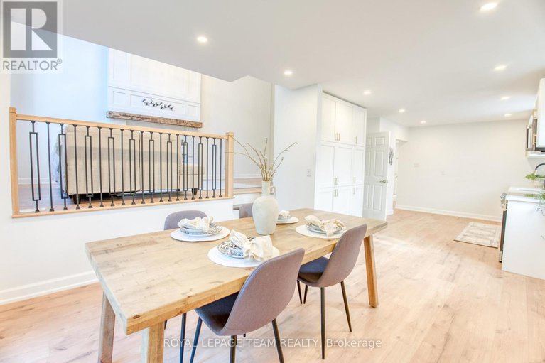 28847948/21-equestrian-drive/bridlewood/ottawa/ontario/K2M1B8_18