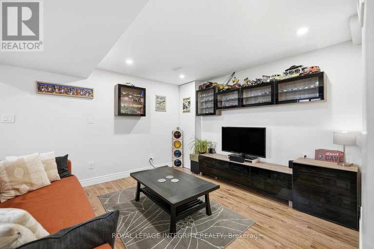 29381594/1456-michaelsem-street/chateauneuf/ottawa/ontario/K1C7C3_33