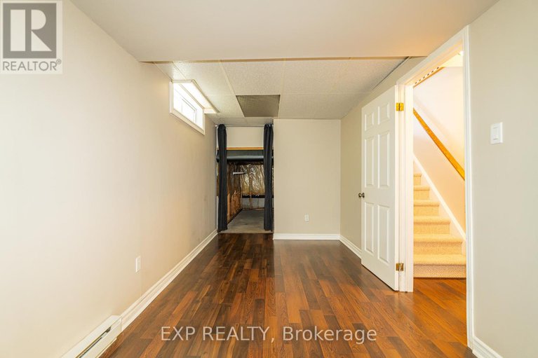 28995969/32-maple-view-crescent/centrepointe/ottawa/ontario/K2G5J6_39