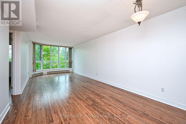 28896675/202-550-cambridge-street-s/west-centre-town/ottawa/ontario/K1S5N3_9