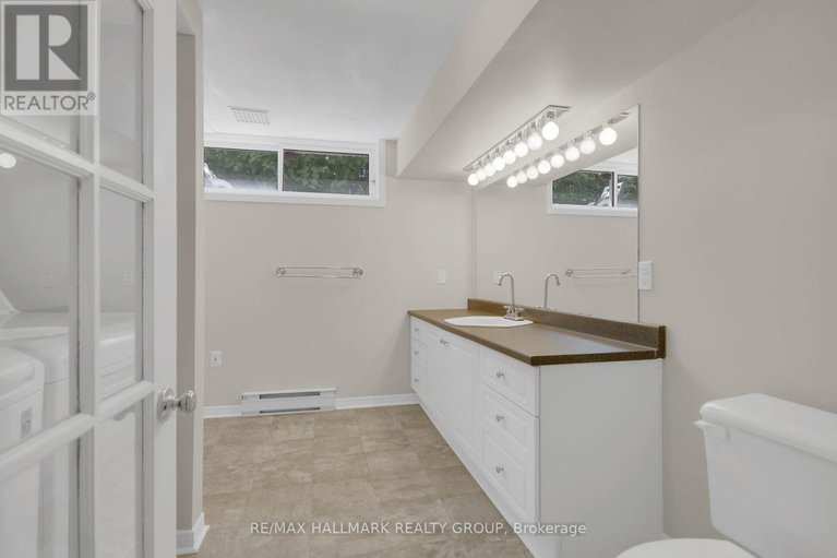 28723074/51-charkay-street/borden-farmstewart-farmcarleton-heightsparkwood-hills/ottawa/ontario/K2E5N5_42