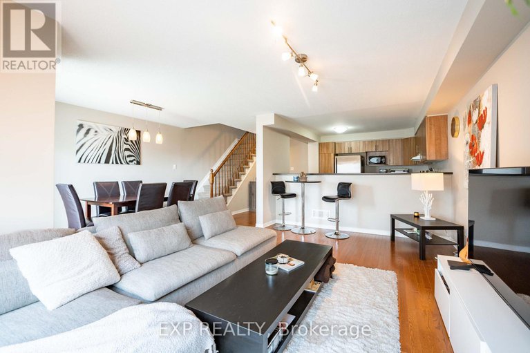 29123132/504-barholm-private/mer-bleuebradley-estatesanderson-park/ottawa/ontario/K4B1H9_7
