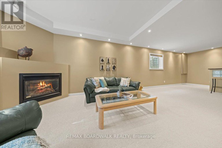 29444903/1367-talcy-crescent/fallingbrookridgemount/ottawa/ontario/K4A3C4_38