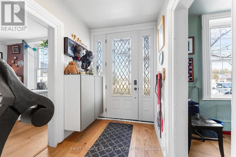 28543961/8-campbell-reid-court/rural-kanata-central/ottawa/ontario/K2K1X7_2