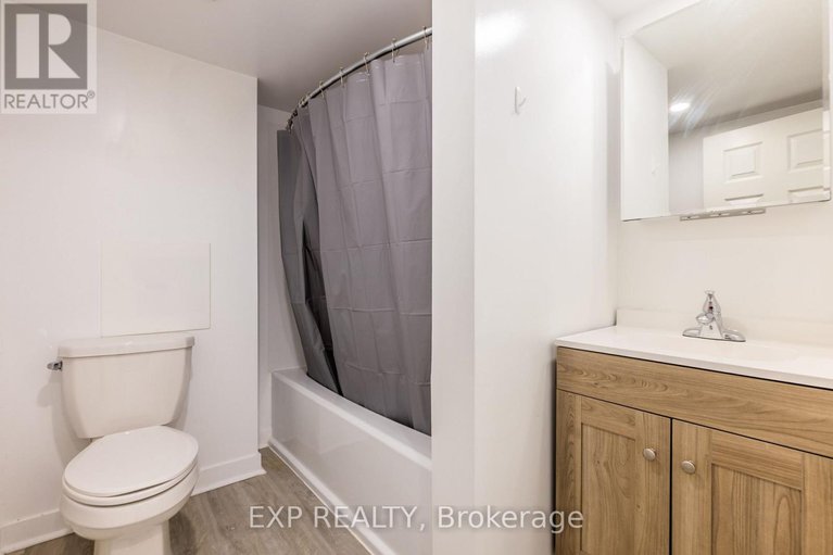 28561738/35-withrow-avenue/meadowlandsst-claire-gardens/ottawa/ontario/K2G2H7_21