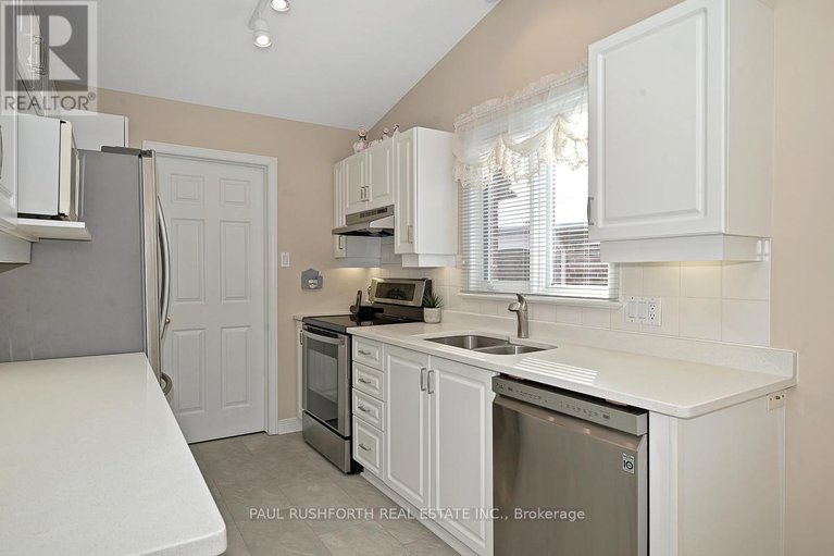 29371710/47-peregrine-crescent/bridlewood/ottawa/ontario/K2M2T2_13