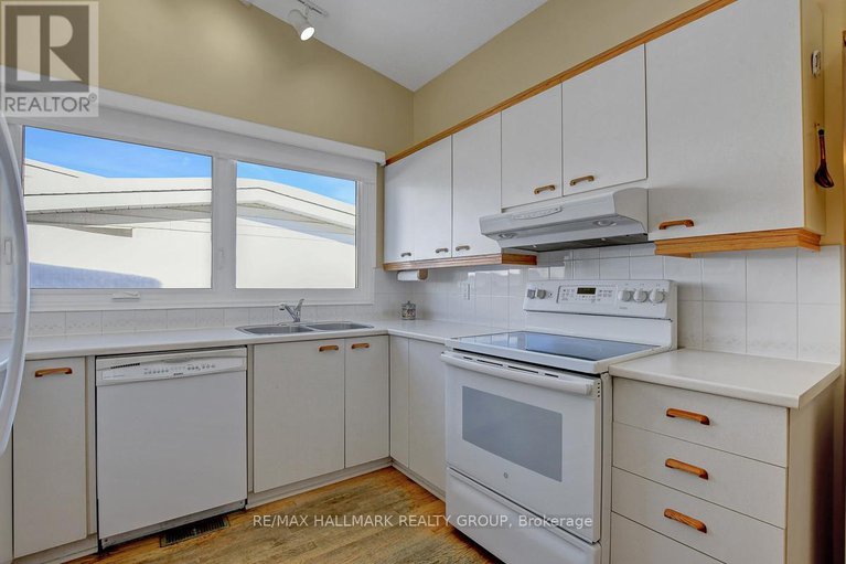 29360557/629-glenhurst-crescent/beacon-hill-north/ottawa/ontario/K1J7B6_17