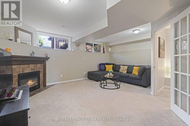 28962042/215-parkrose-private/chatelaine-village/ottawa/ontario/K4A0N8_31