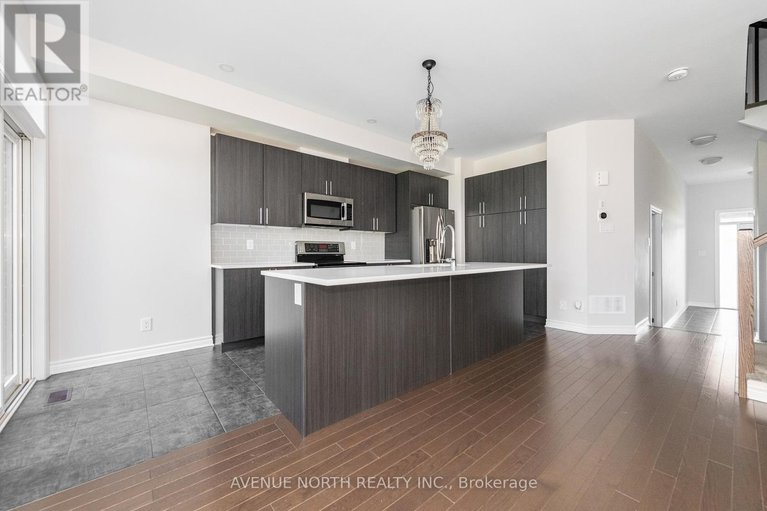 28972709/1024-kijik-crescent/blossom-parkkemp-parkfindlay-creek/ottawa/ontario/K1X0G9_21