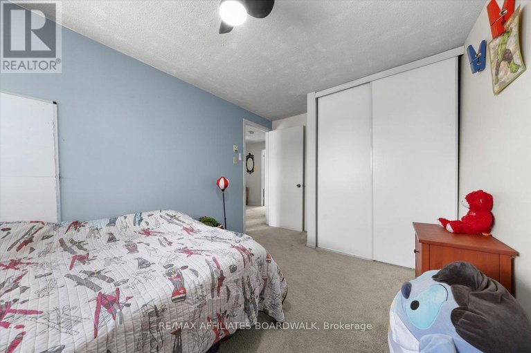 28397301/40-3239-bannon-way/blossom-parkkemp-parkfindlay-creek/ottawa/ontario/K1T1T2_23