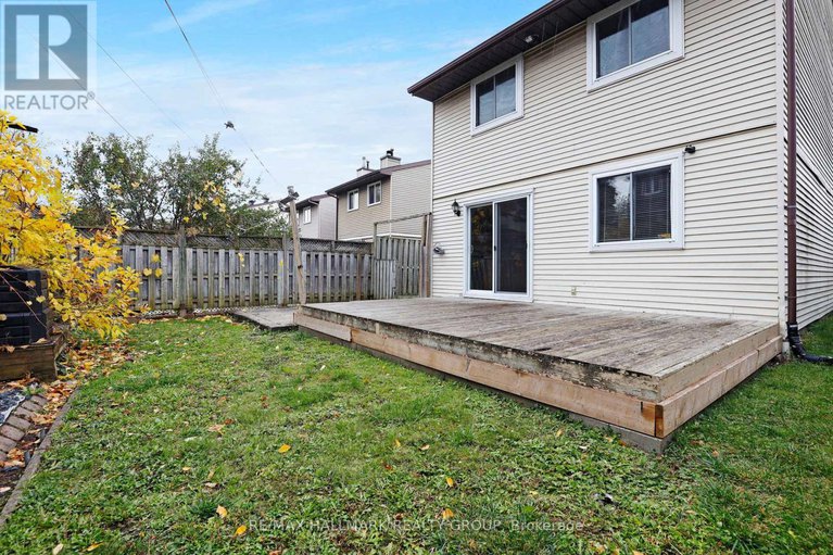 29030661/1637-saxony-crescent/pineview/ottawa/ontario/K1B5K8_29