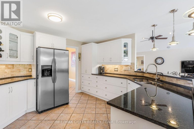 28499288/1147-fieldown-street/cumberland-ridge/ottawa/ontario/K4C1R7_11