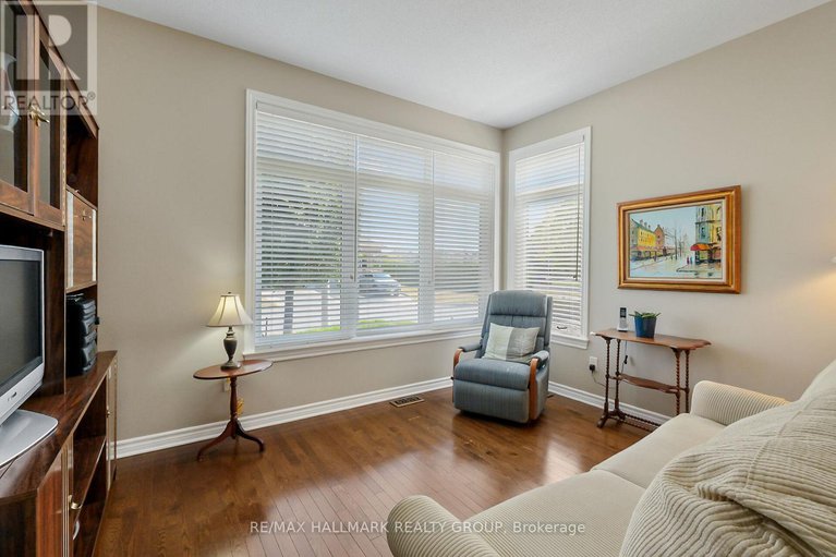 28822293/325-farincourt-crescent/avalon-west/ottawa/ontario/K4A0M6_21