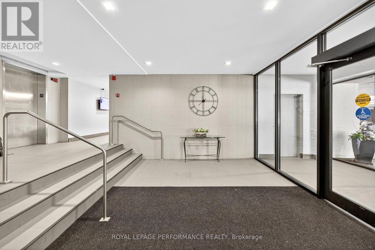 28840437/1904-665-bathgate-drive/carson-meadows/ottawa/ontario/K1K3Y4_5