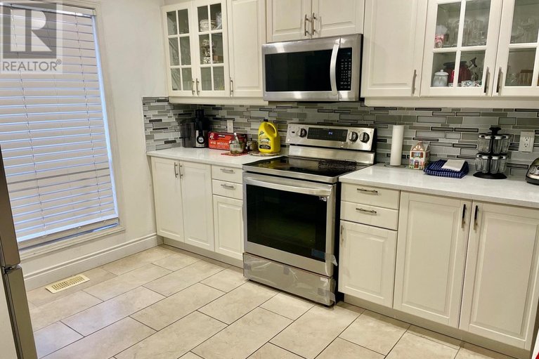 28921188/15-sturbridge-private/hunt-club-parkgreenboro/ottawa/ontario/K1T3J6_12