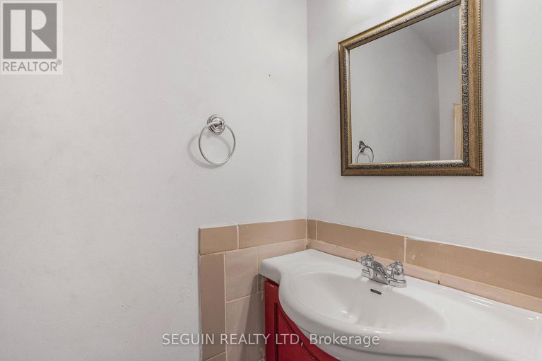 29101231/6138-brookside-lane/convent-glen-south/ottawa/ontario/K1C2K7_6