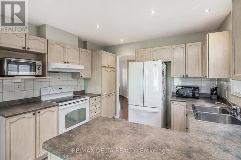 28928926/1610-duplante-avenue/fallingbrookpineridge/ottawa/ontario/K4A4A2_15