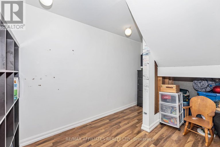 28429396/1138-ste-agathe-park/convent-glen-north/ottawa/ontario/K1C2B5_25