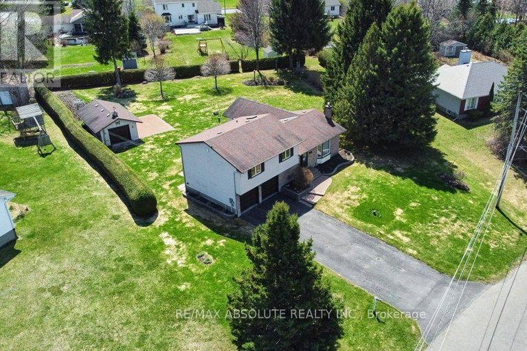 29665092/535-gascon-street/village-of-russell/russell/ontario/K4R1C6_36