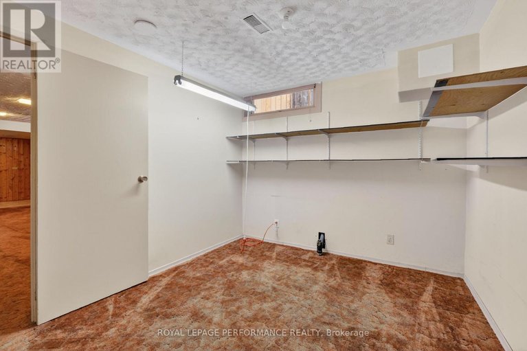 29643949/13-valley-ridge-street/borden-farmstewart-farmcarleton-heightsparkwood-hills/ottawa/ontario/K2E7W1_46