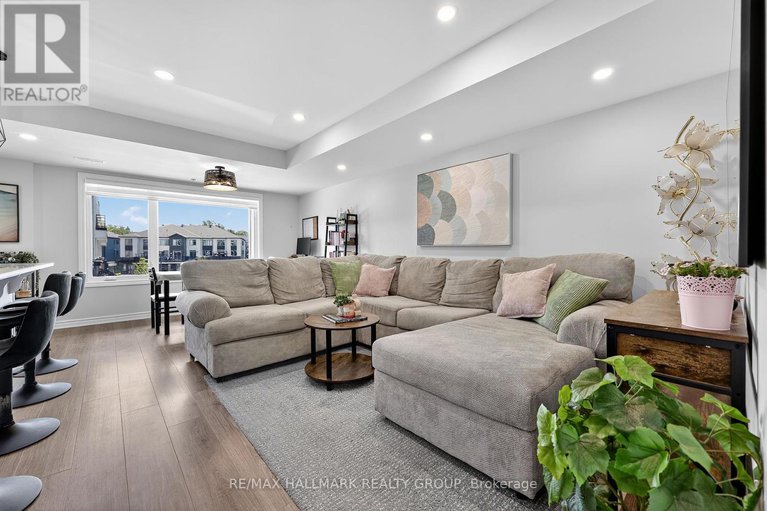 28509446/551-takamose-private/cfb-rockcliffe-and-area/ottawa/ontario/K1K5A5_12