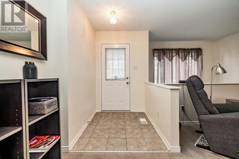 29452271/389-wiffen-private/westcliffe-estates/ottawa/ontario/K2H1G4_4