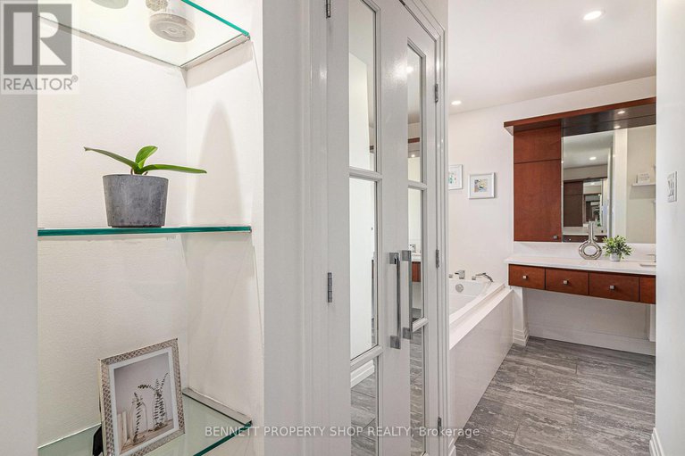 28239402/1934-lenester-avenue/mckellar-heightsglabar-park/ottawa/ontario/K2A1J9_23