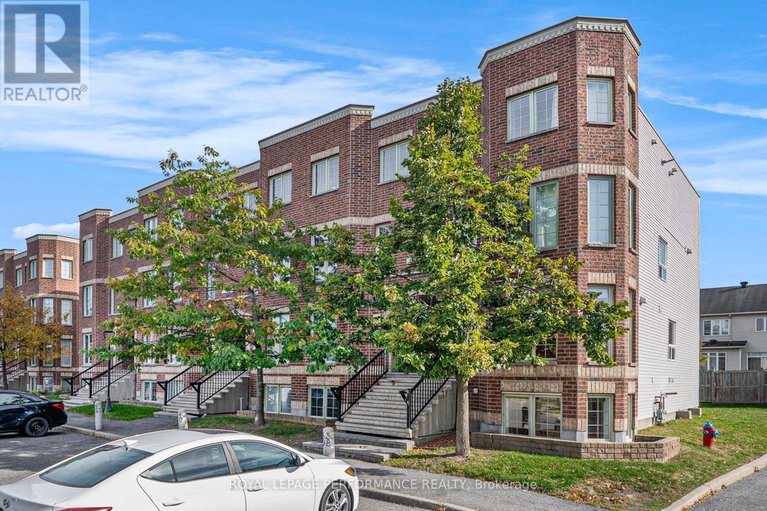 28996456/52-130-berrigan-drive/longfields/ottawa/ontario/K2J0J3_2
