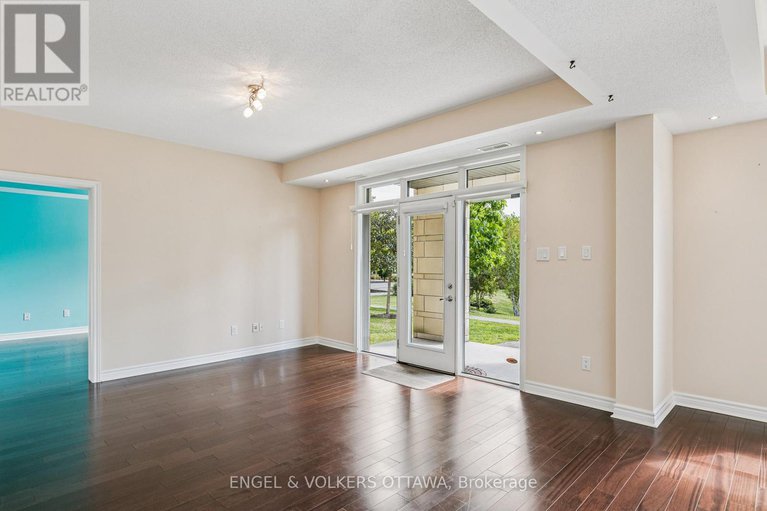 28829655/101-160-montblanc-private/convent-glen-north/ottawa/ontario/K1C0B8_24